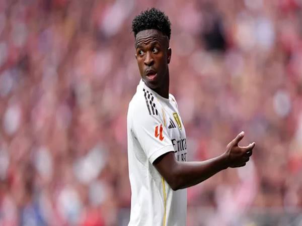 Bóng đá TBN: Vinicius không hài lòng khi bị HLV Alonso thay ra
