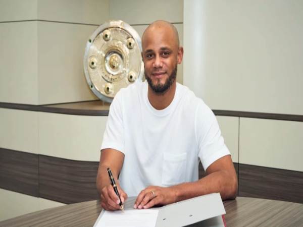 Huấn luyện viên Bayern hiện tại là ai?