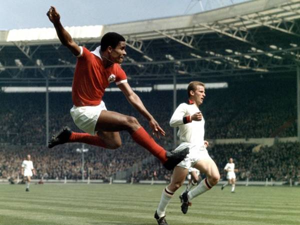 Tiền đạo Bồ Đào Nha