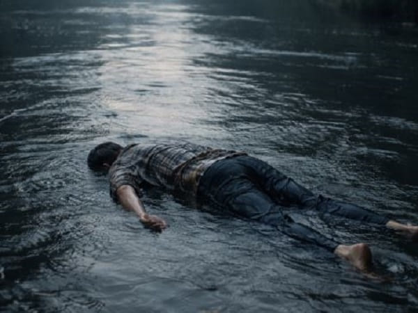 Ngủ mê thấy nhiều xác chết trôi trên sông