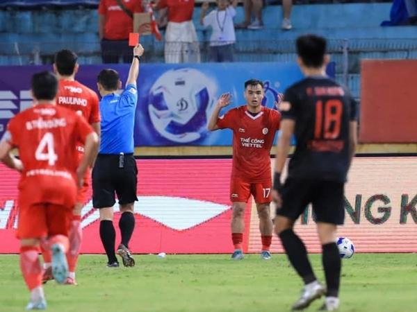 Dụng Quang Nho gỡ hòa cho Ninh Bình tại V-League